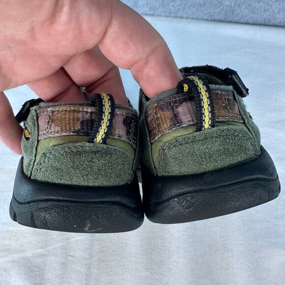 Keens Unisex Youth sz 11 (toddler) Newport Camo Hiking Water Play Sandals Slipon - Picture 9 of 9